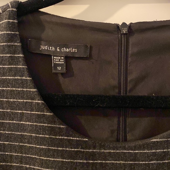 Knee length sleeveless dress - Picture 2 of 4